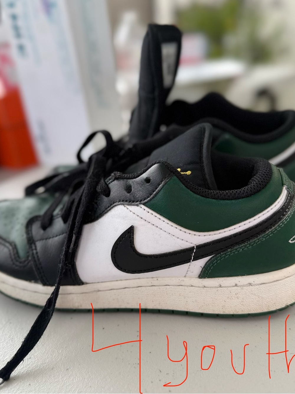 Nike Kids Green, White & Black Low-Top Sneakers
